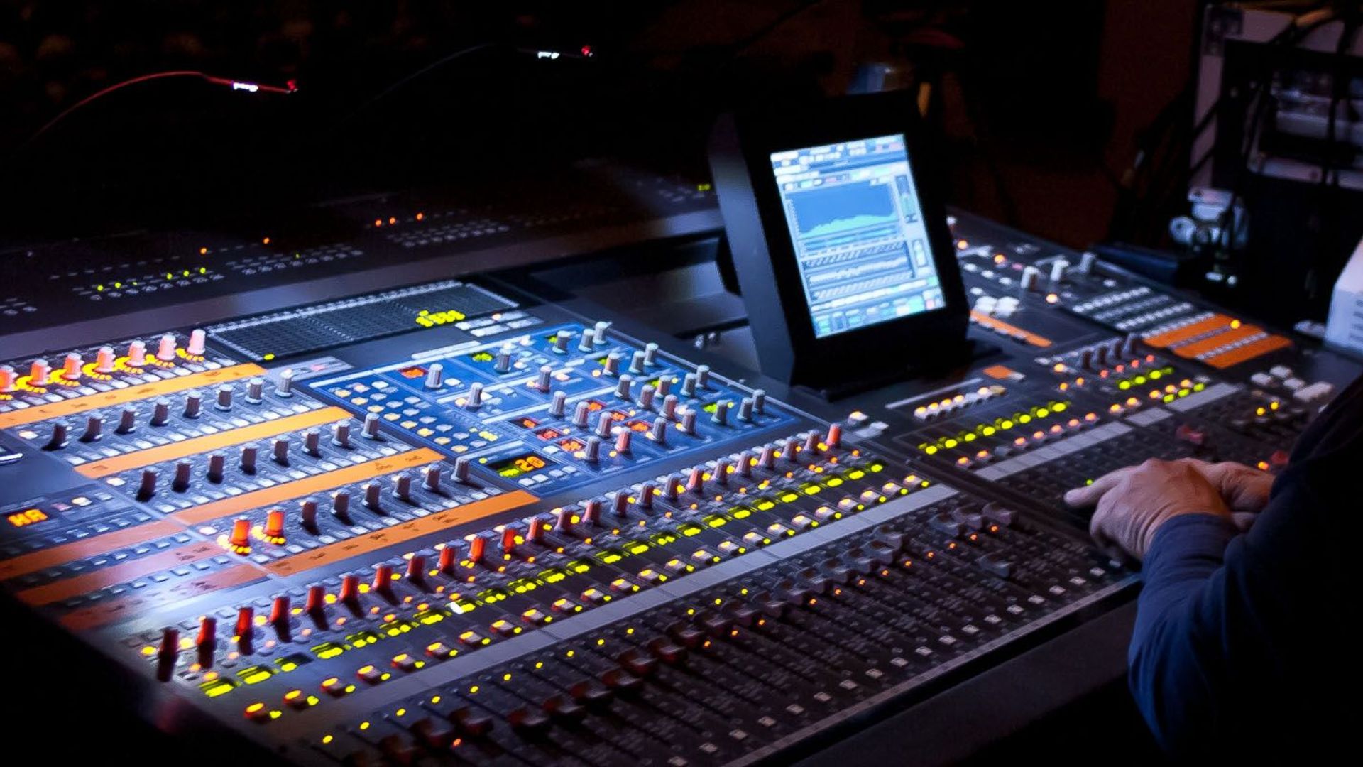 The Role of AV Systems in Captivating Audiences 